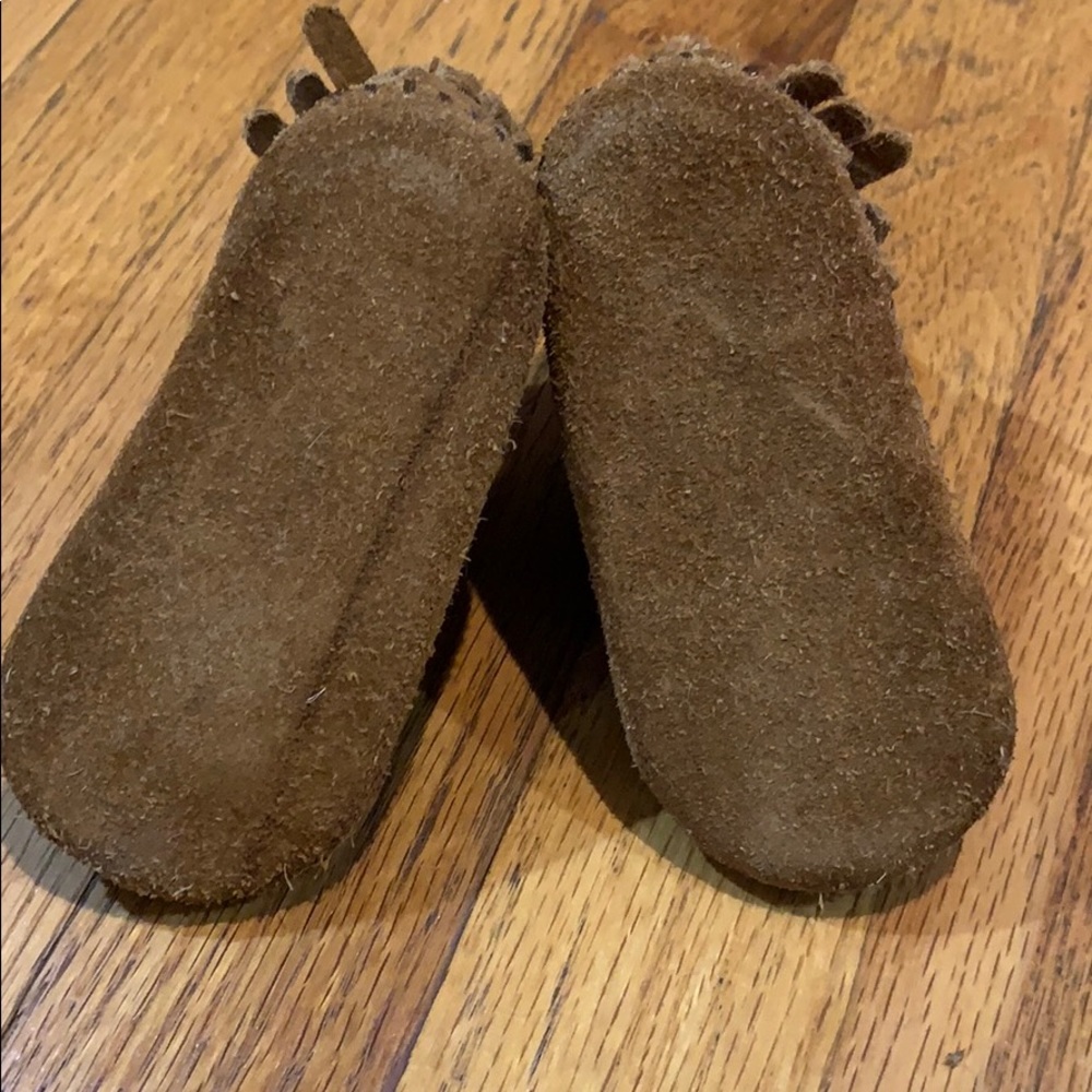Minnetonka baby moccasins, infant size 2 - Picture 3 of 4